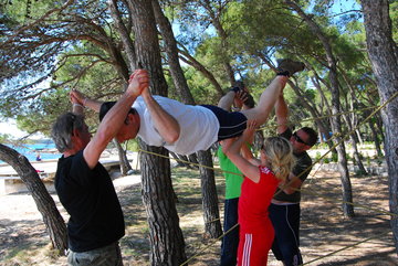 Team Building - pajkova mreža Team building - pajkova mreža