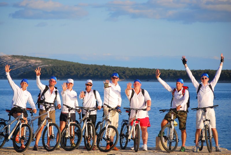 Team building na jadrnici Jadranje za ekipe