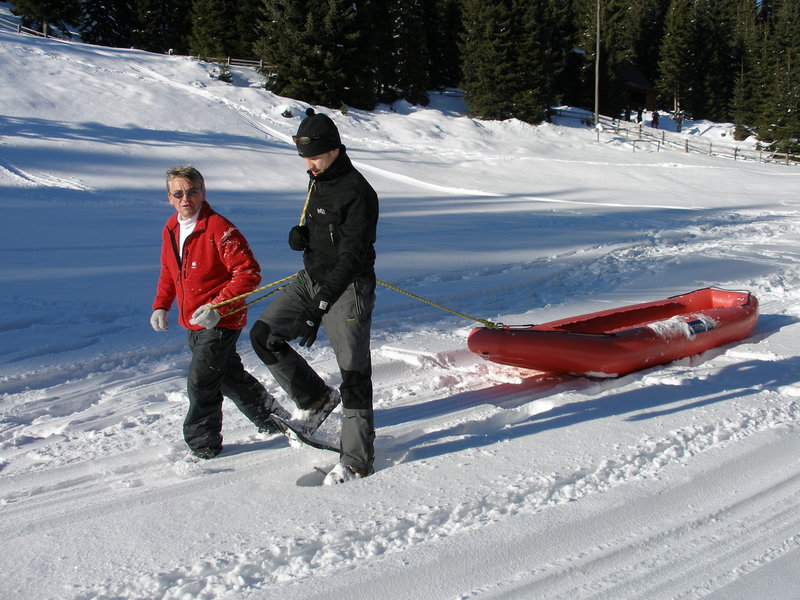 Snežni rafting - družno na hrib