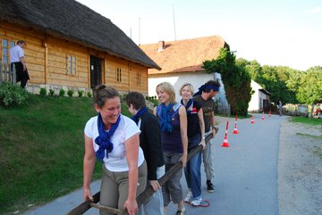 Kmečke igre - slalom z lestvijo Kmečke igre - slalom z lestvijo