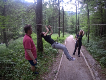 Team Building Logarska dolina - Preživetje v naravi Team Building Logarska dolina - Preživetje v naravi