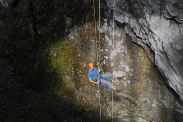 Preživetje v naravi ultimate delavnica Ultimate Survival - Abseiling