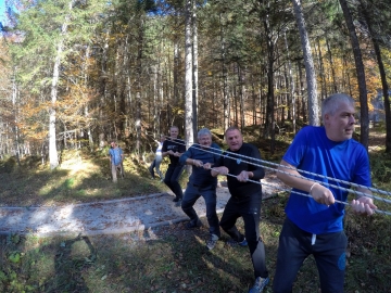Teambuilding v Logarski dolini - ultimate survival Teambuilding v Logarski dolini - ultimate survival