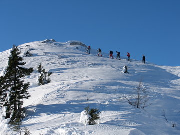 Zimski teambuilding za skupine - krpljanje Zimski teambuilding za skupine - krpljanje