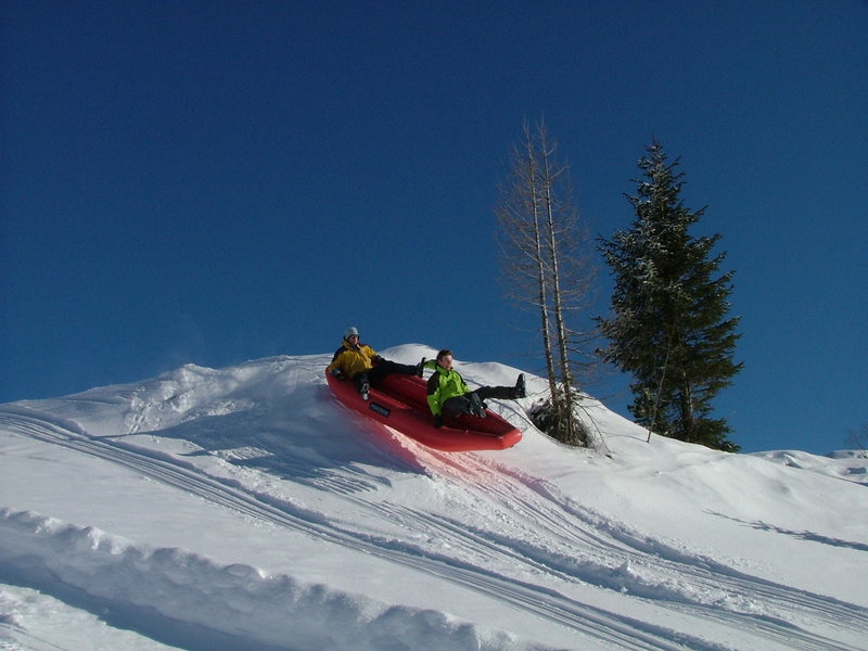 Zimski teambuilding - snežni rafting